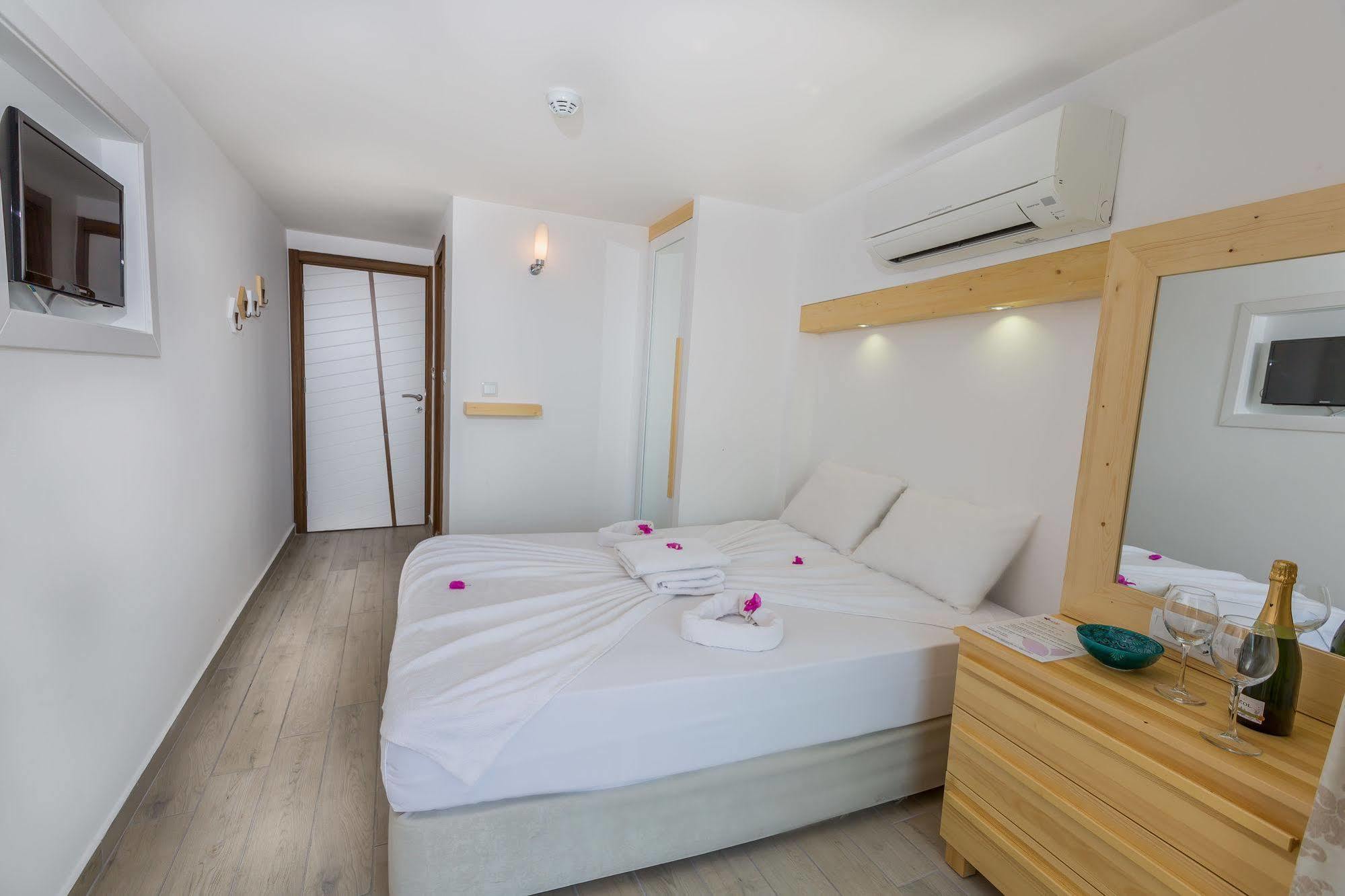 Defne Hotel Kaş Buitenkant foto